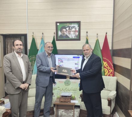 دیدار هیئت امنای هیئت و گروه جهادی هیئت محبین اهل بیت ع کارکنان استانداری قم با فرمانده محترم سپاه امام علی بن ابیطالب ع استان قم