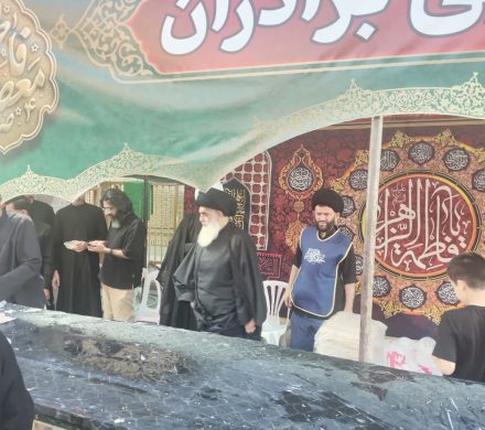 حضور حضرت حجت الاسلام والمسلمین سید حسین مومنی در موکب حضرت ام البنین حضرت خدیجه الکبری (س)