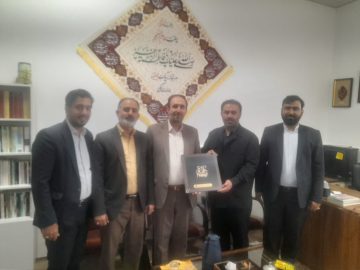 تقدیر هیئت امنا از خدمات و همراهی های رئیس سازمان مداحان و هیئات مذهبی سپاه امام علی بن ابیطالب ع استان قم