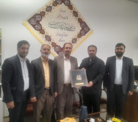 تقدیر هیئت امنا از خدمات و همراهی های رئیس سازمان مداحان و هیئات مذهبی سپاه امام علی بن ابیطالب ع استان قم